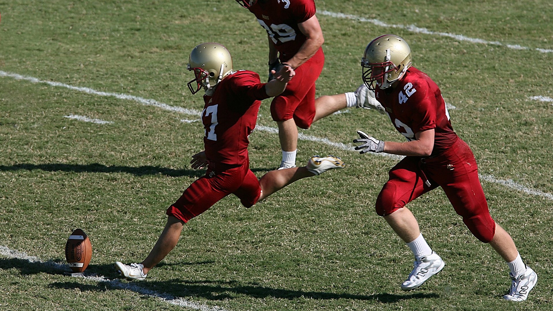 欧冠赛季：FIFA技术报告指出“中后卫持球推进”正在成为主流